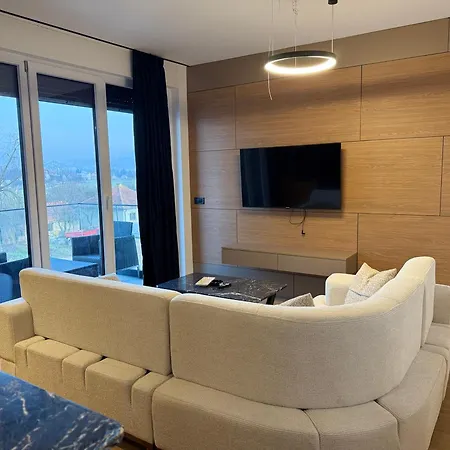 아파트 Premium Residences *