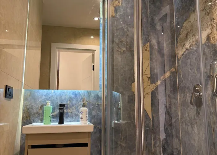 דירה Premium Residences